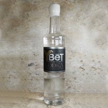 Y BĒT The Beet Welsh Vodka - 43% 70cl