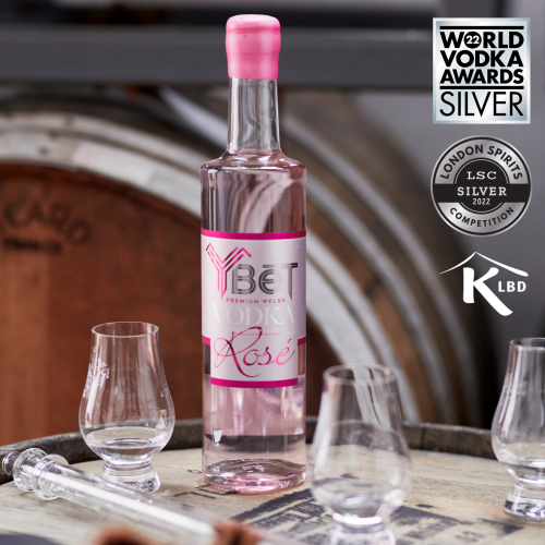Y B&#274;T Rose Double Beet Premium Welsh Vodka â 40% 70cl